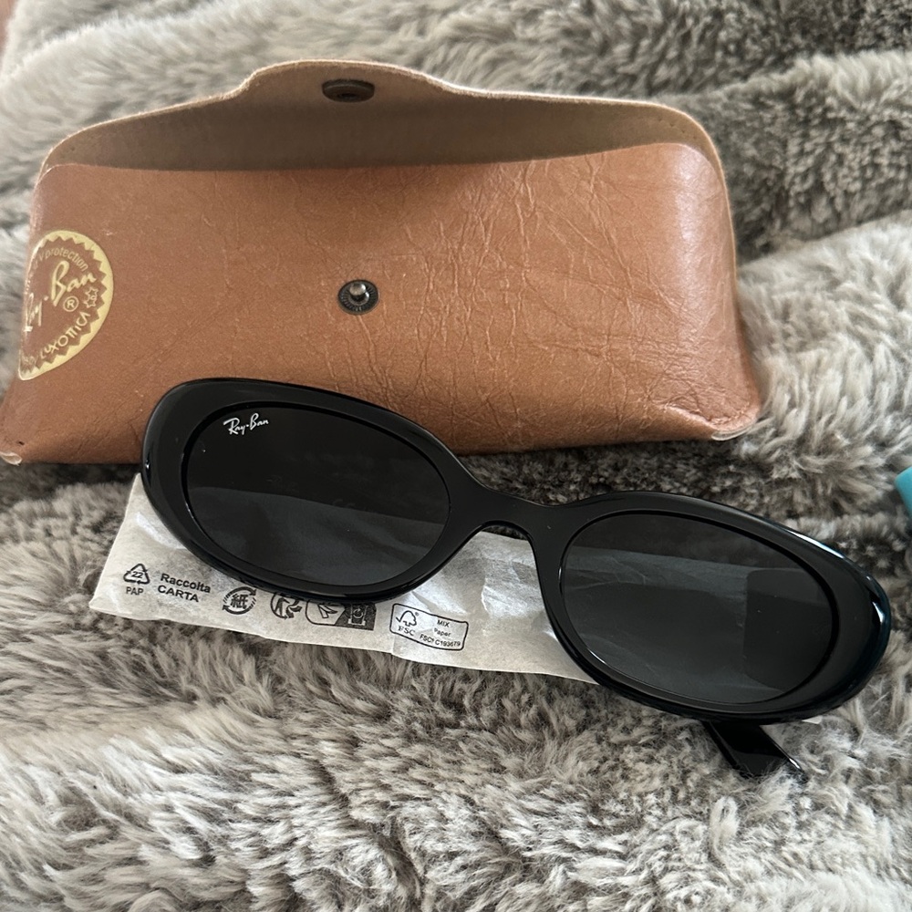 Ray-Ban Black Oval Sunglasses with Case
